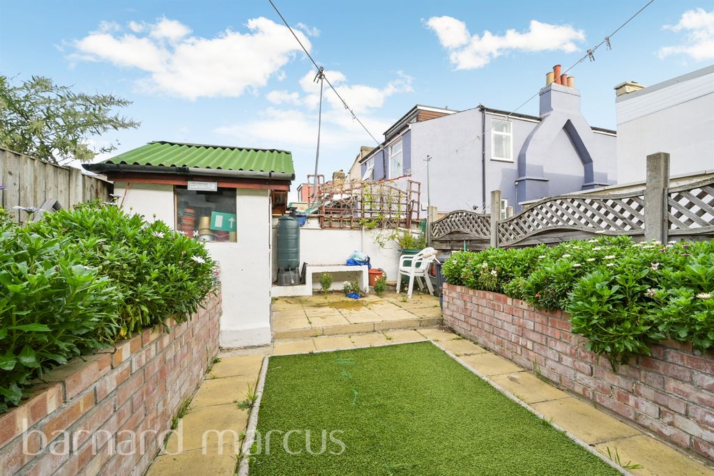 Property photo 3 of 14