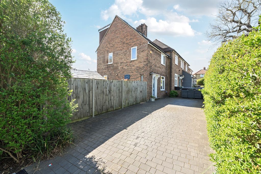 Property photo 1 of 21 External