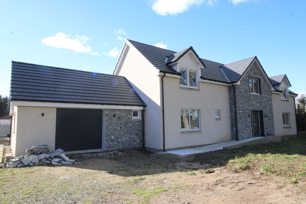 Property photo 2 of 25 External Alt