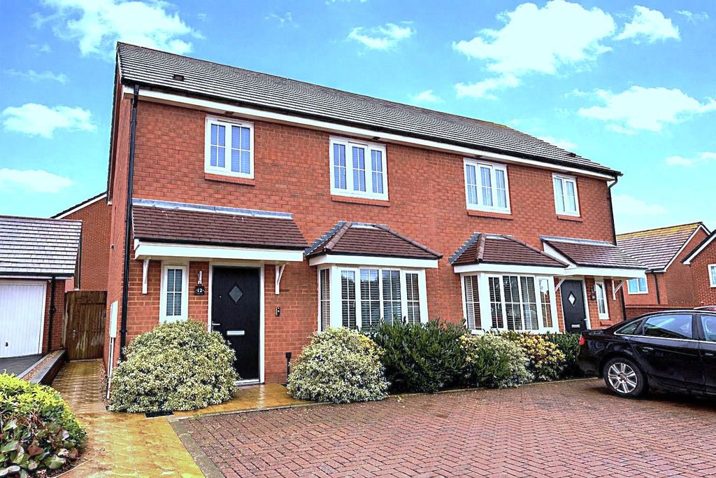 Property photo 1 of 13 Front