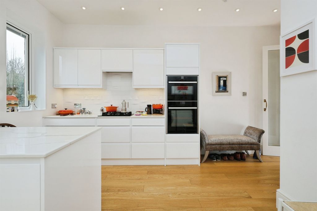 Additional image 5 of 3 bed flat for saleSt. Johns Road, Eastbourne BN20