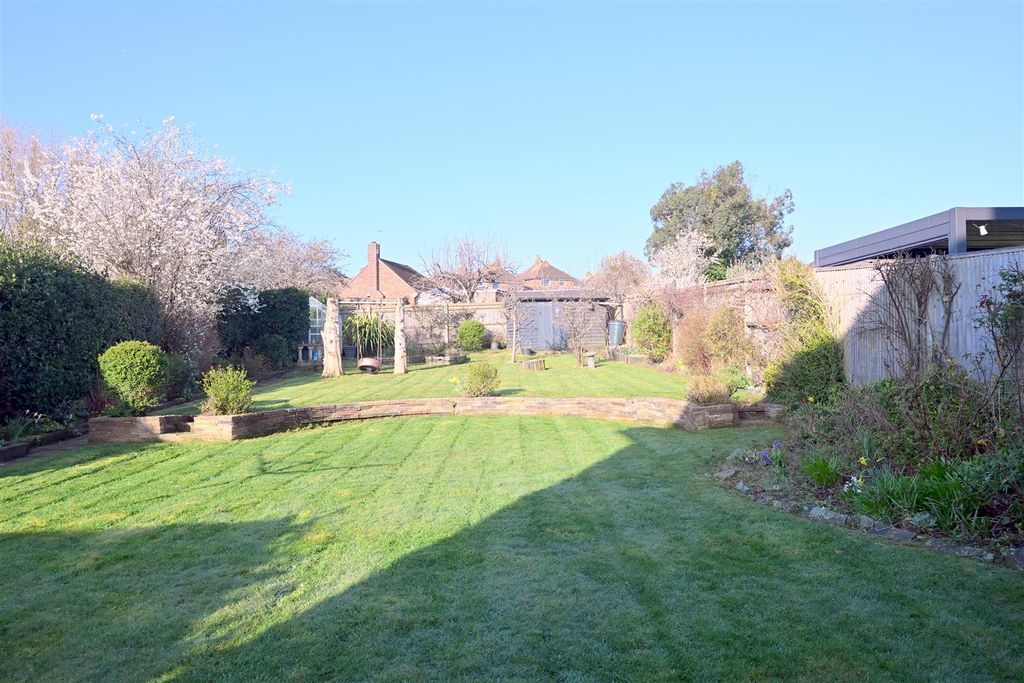 Property photo 2 of 19 Rear Garden