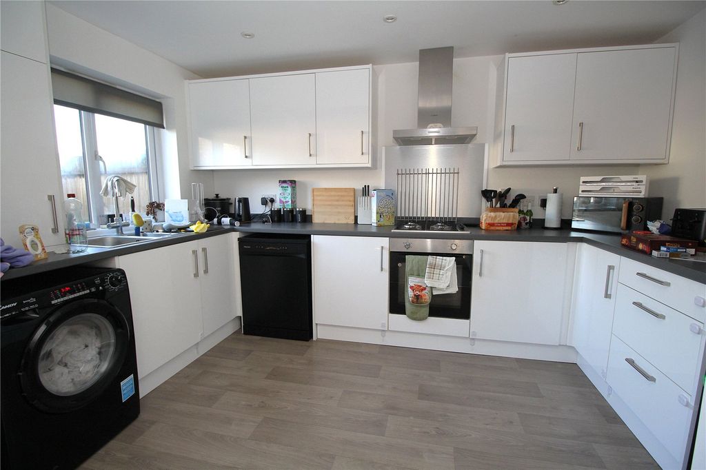 Property photo 2 of 10 Picture No. 13