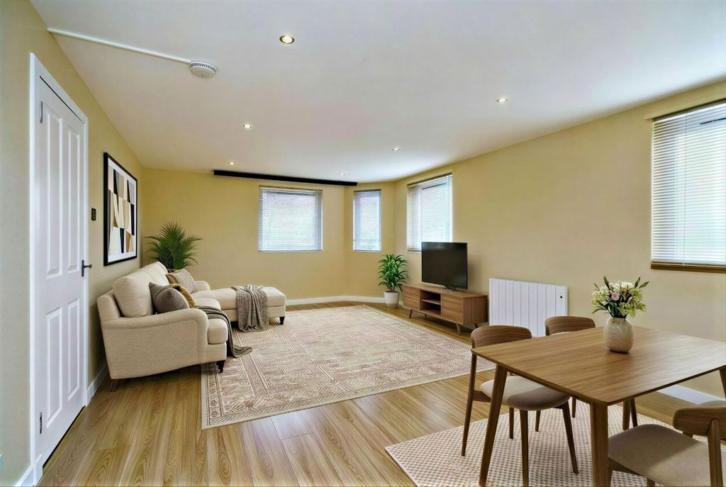 Property photo 2 of 16 Picture 2