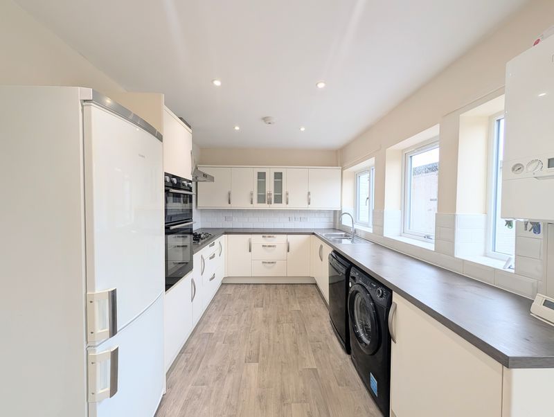 Property photo 2 of 16 Photo 4