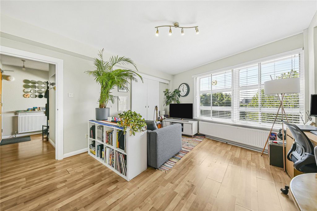 Property photo 1 of 18 Picture No. 02