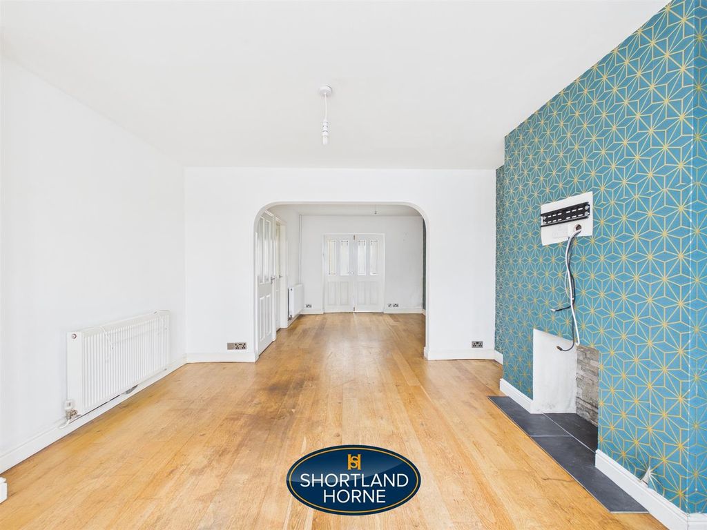 Property photo 3 of 28 Living/Dining Room