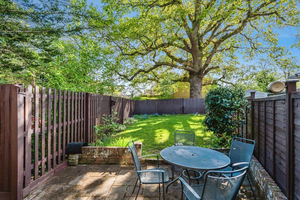 Property photo 3 of 27 Pbox-Img.Jpg