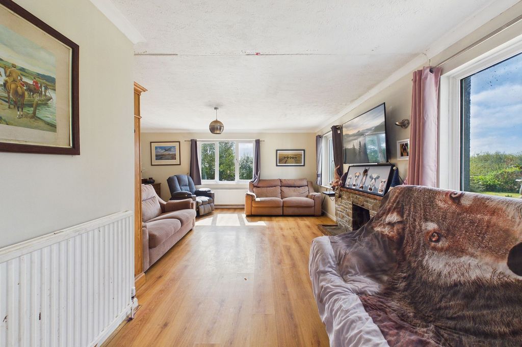 Property photo 3 of 22