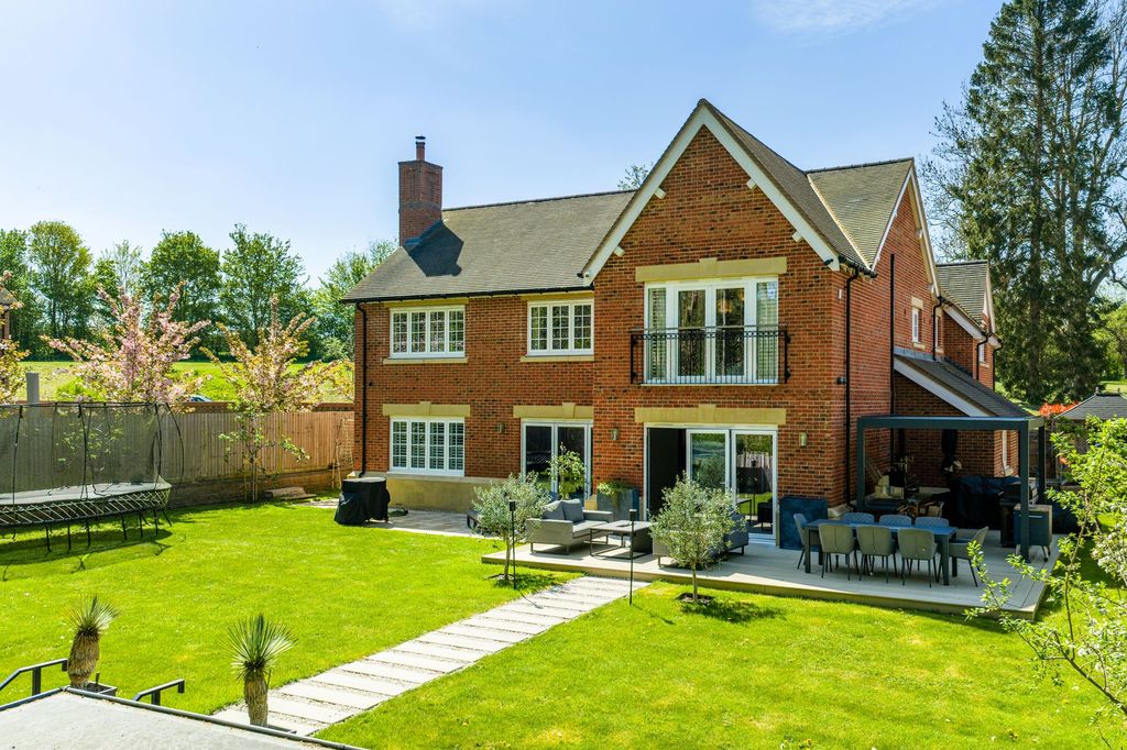 Property photo 2 of 42