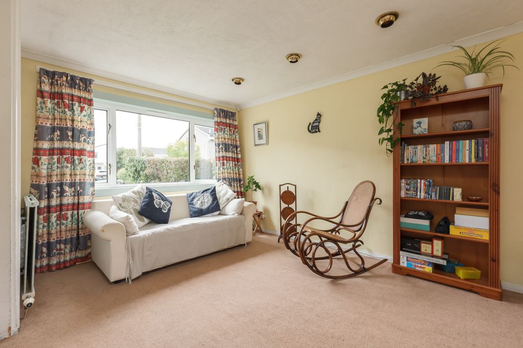 Property photo 2 of 18