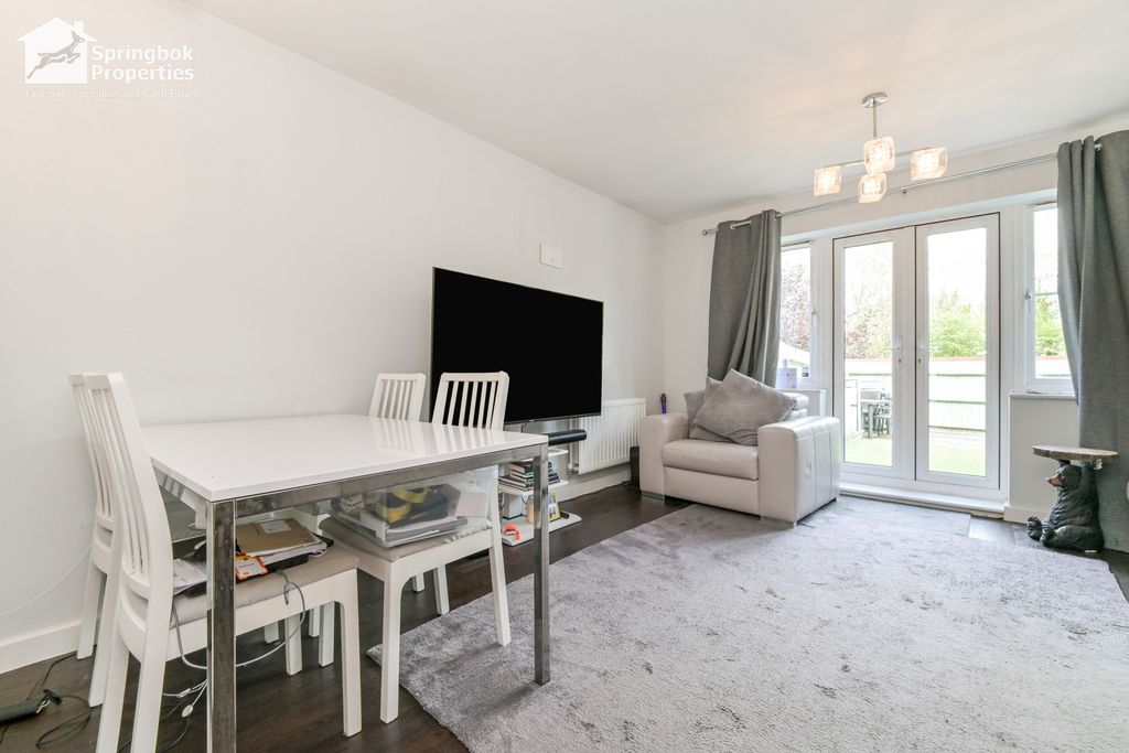 Property photo 3 of 11 2