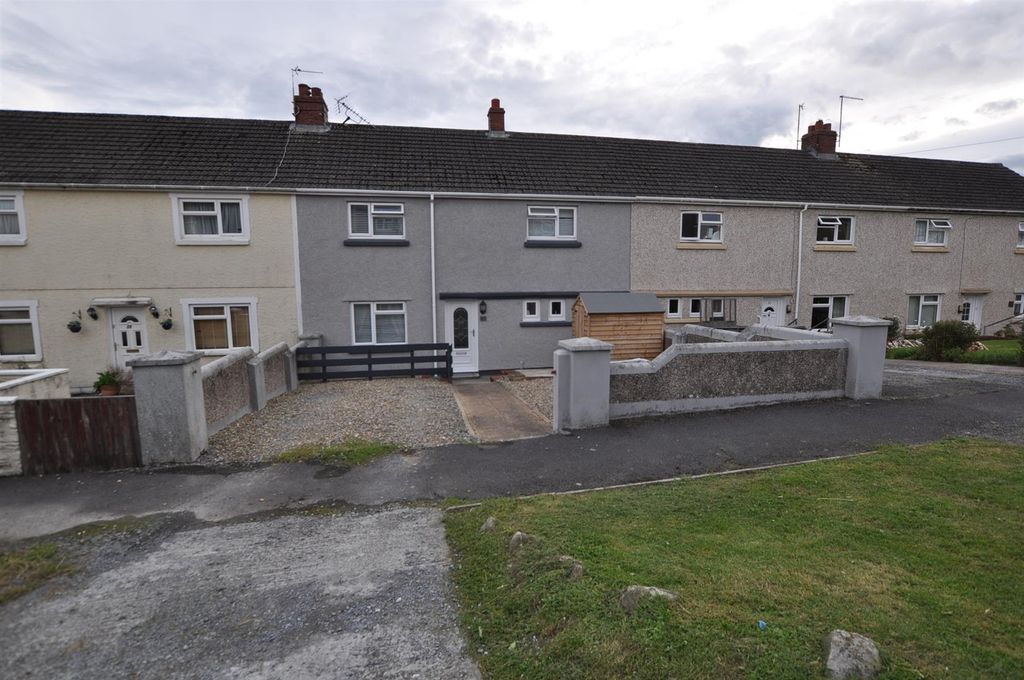 Property photo 1 of 16 Externally