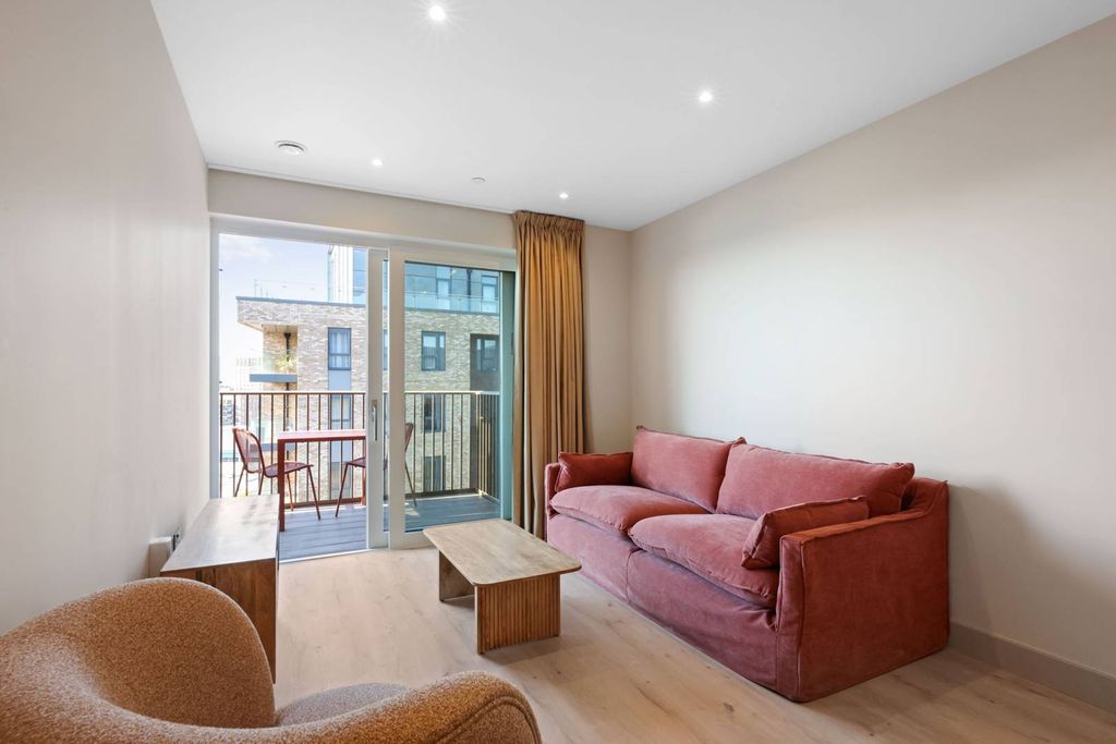 Property photo 3 of 33