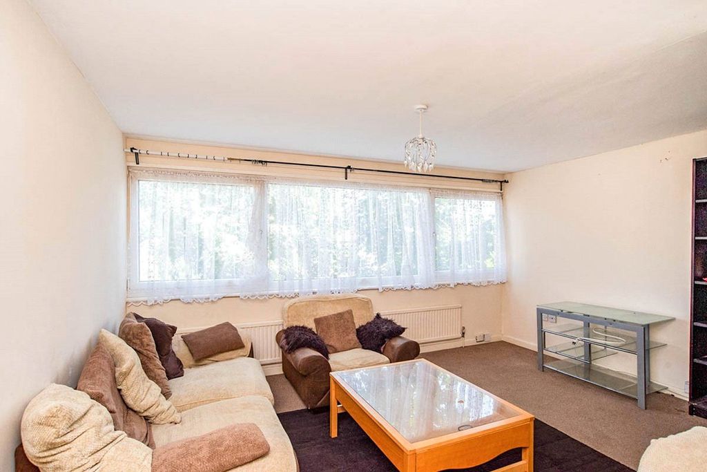 Property photo 2 of 10 Lounge 1