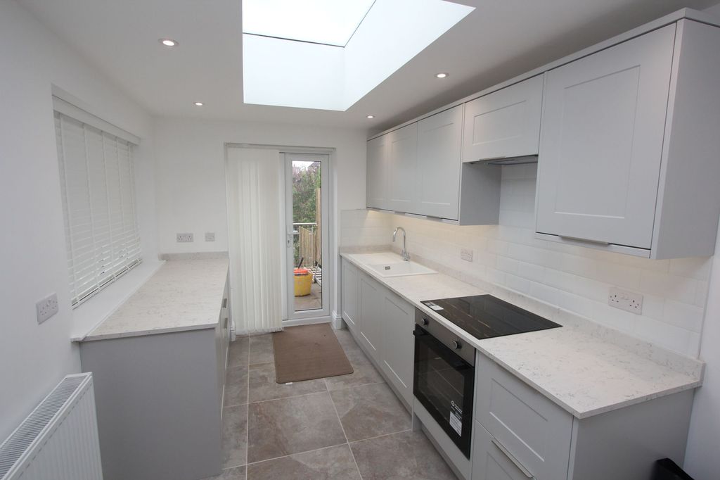 Property photo 3 of 27