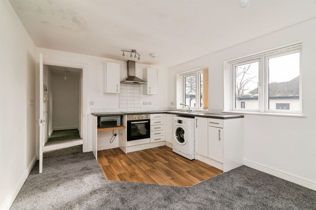 Property photo 2 of 13