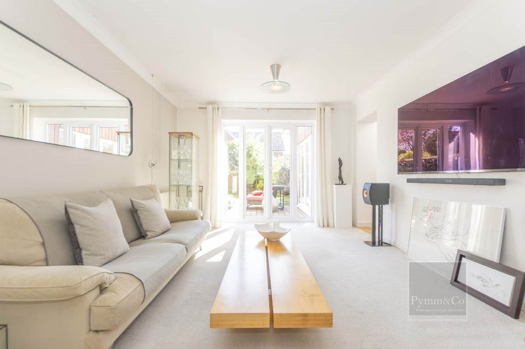 Property photo 2 of 26