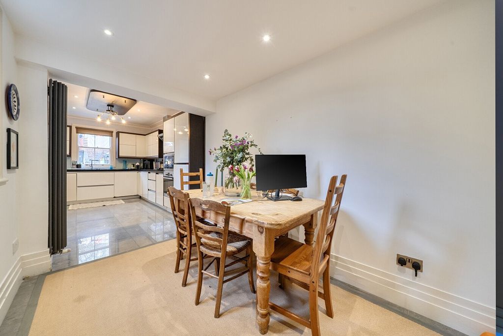 Property photo 2 of 16 Picture No. 04