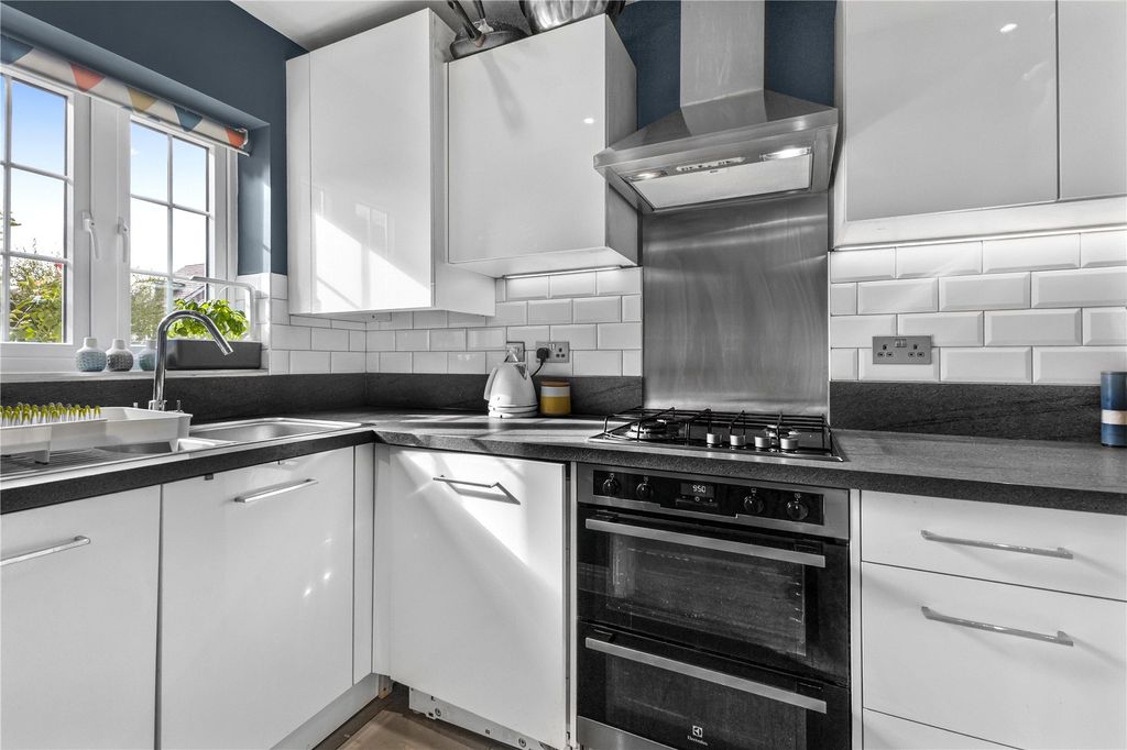 Property photo 3 of 15 Picture No. 02