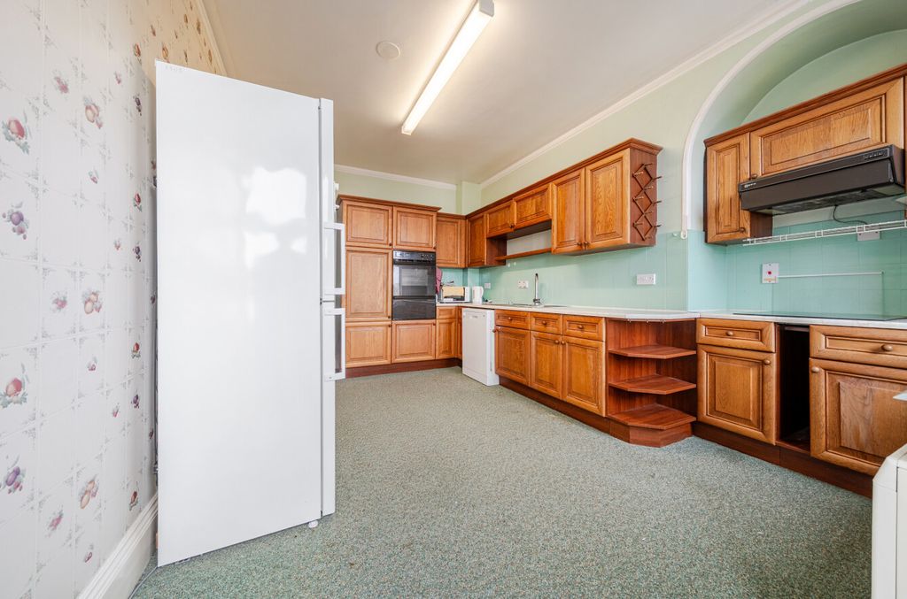 Property photo 3 of 20 1418755-8-699c57E...