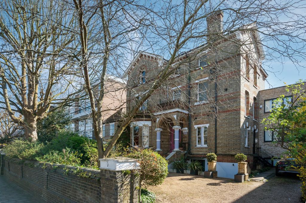 Property photo 1 of 8