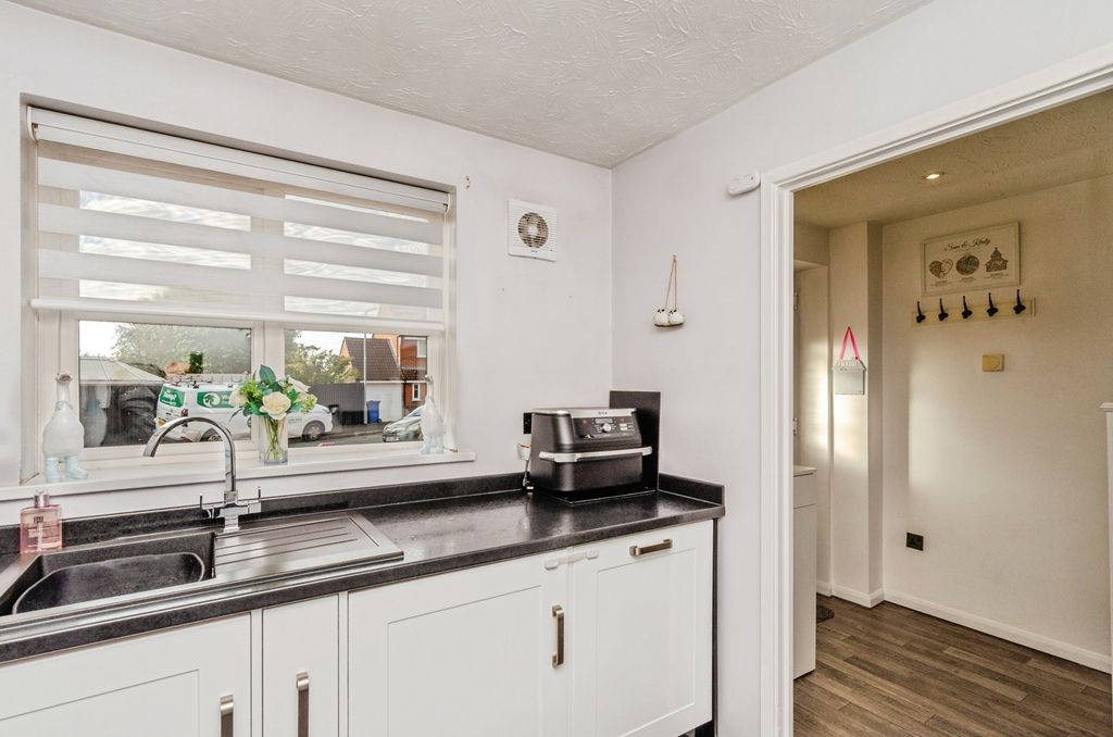 Property photo 3 of 17 Photo