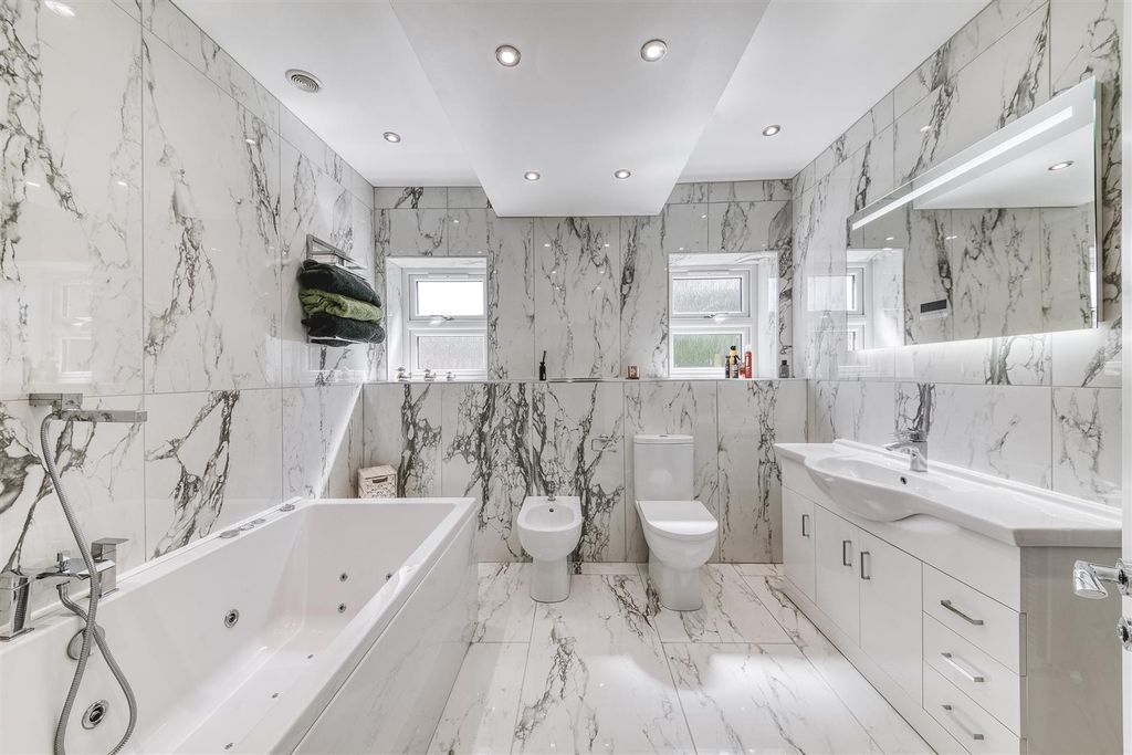 Additional image 19 of 6 bed detached house for saleWhittlebury Drive, Littleover, Derby DE23