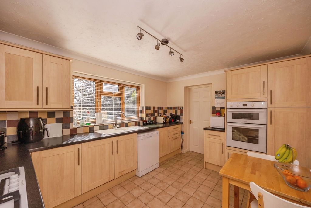 Property photo 2 of 19 Pbox-Img.Jpg
