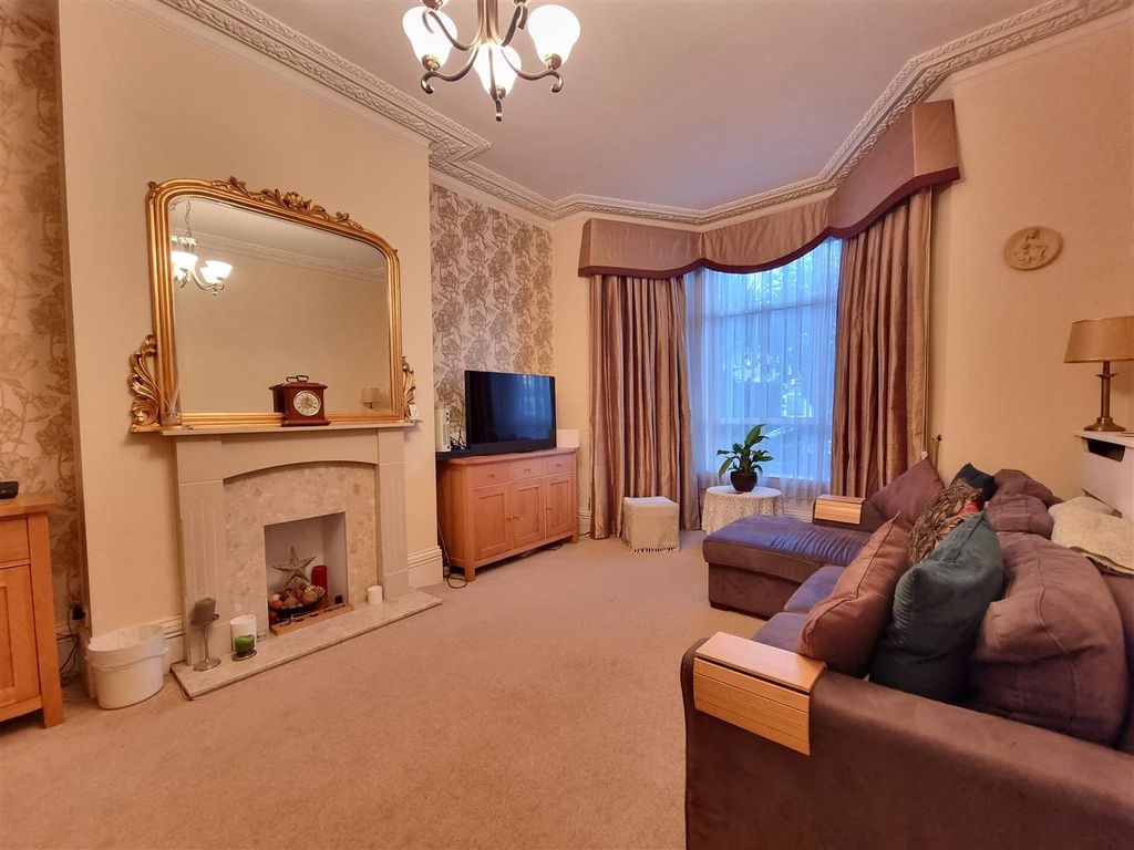 Property photo 3 of 34