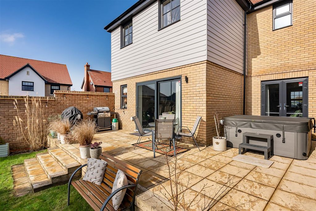 Property photo 2 of 34 53_74365.Jpg