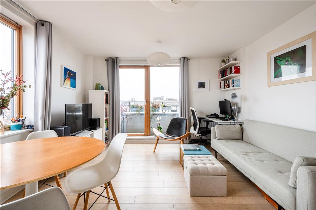 Property photo 3 of 10