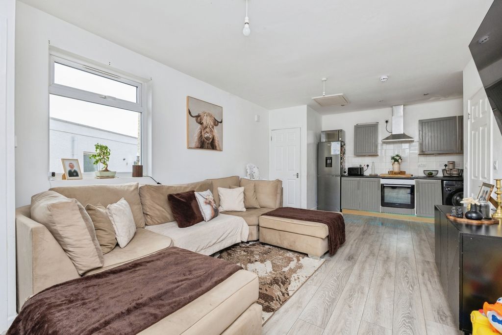 Property photo 1 of 20 Pbox-Img.Jpg