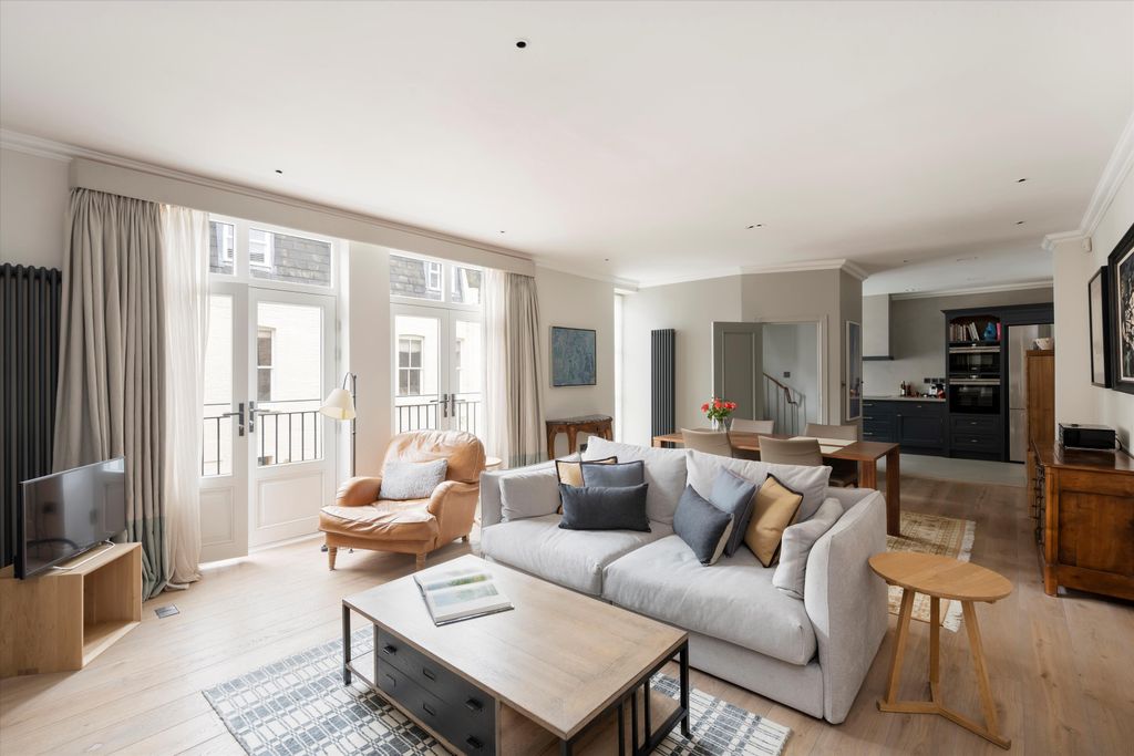 Property photo 3 of 17 Image