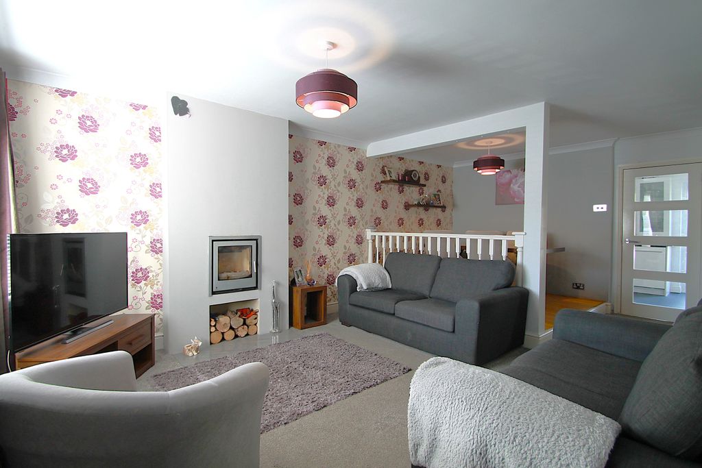 Property photo 2 of 36 Living Room