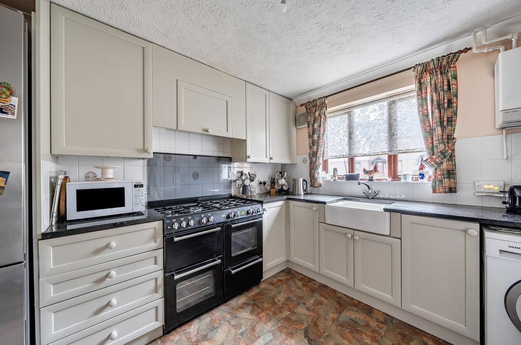 Property photo 2 of 21 1409143-11-6984c4...