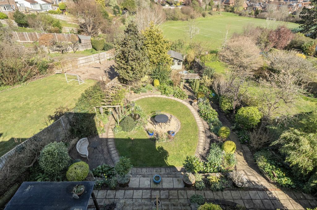 Property photo 3 of 42 Garden