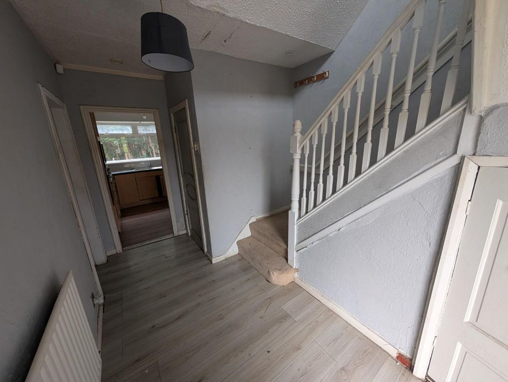 Property photo 3 of 13 Entrance Hallway