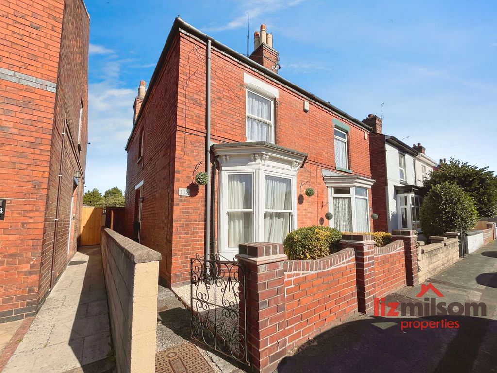 Property photo 1 of 32