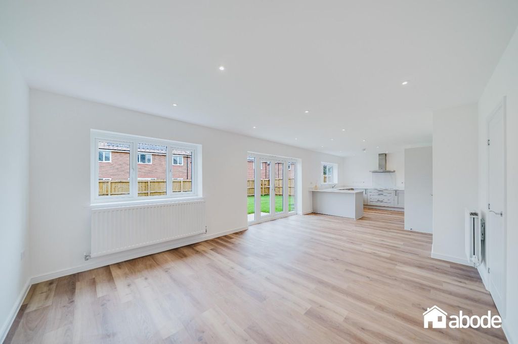 Property photo 3 of 32