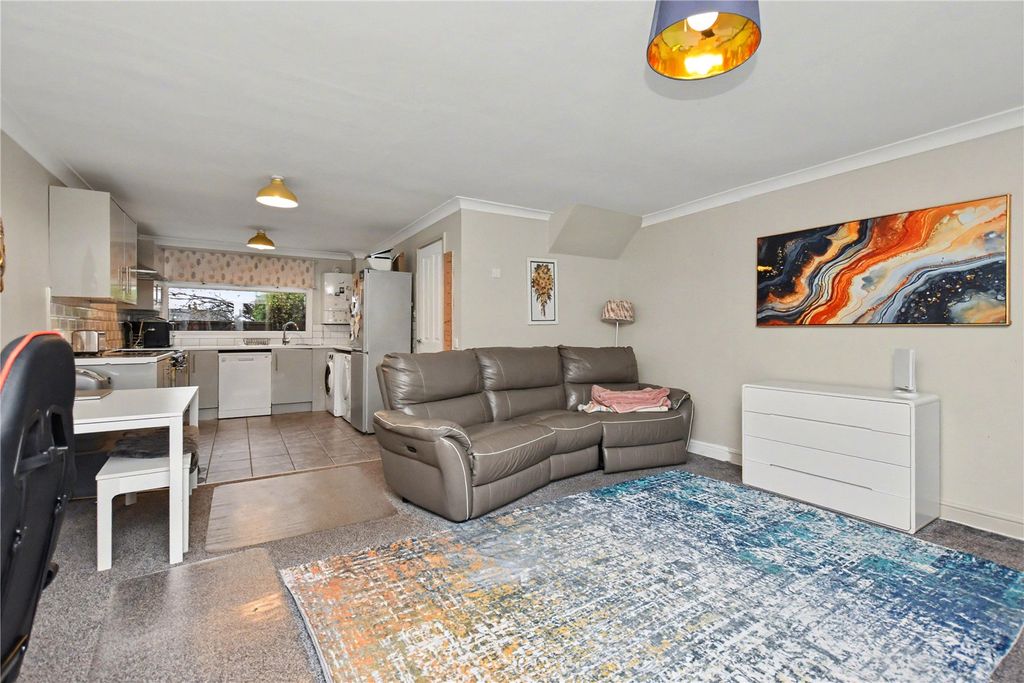 Property photo 2 of 18 Picture No. 14