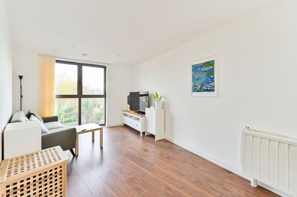 Property photo 2 of 18