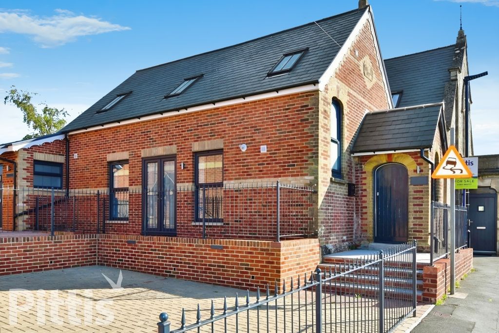 Property photo 1 of 7
