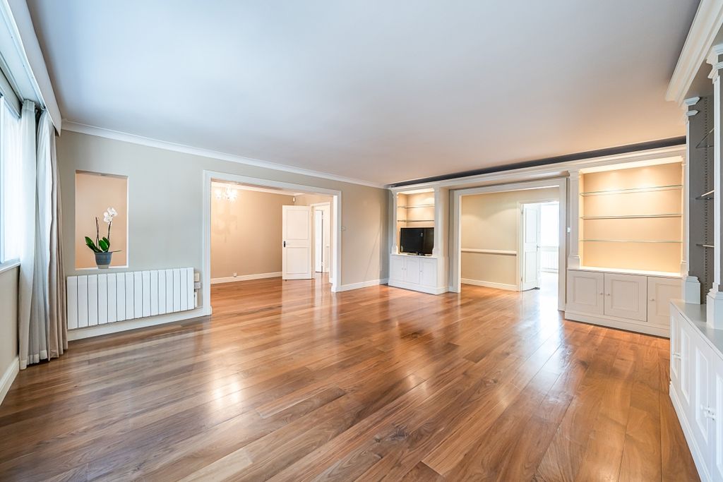 Property photo 3 of 28 1-2-Bristol-House...