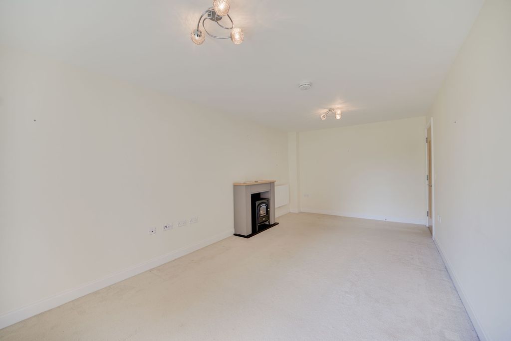 Property photo 3 of 23