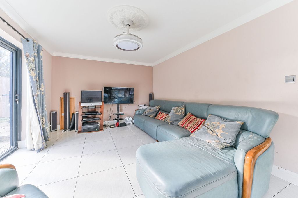 Property photo 3 of 15