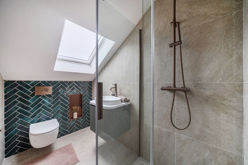 Property photo 2 of 11 1424012-6-69Ab05E...