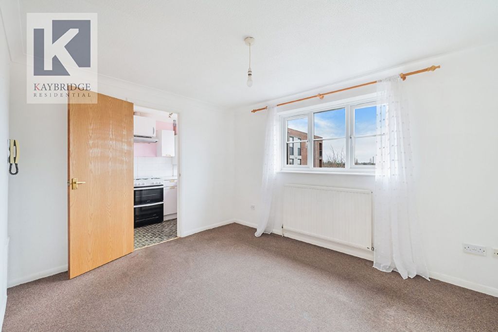 Property photo 3 of 8 Firle Court Yeomanry Close, Kt17 4Dd