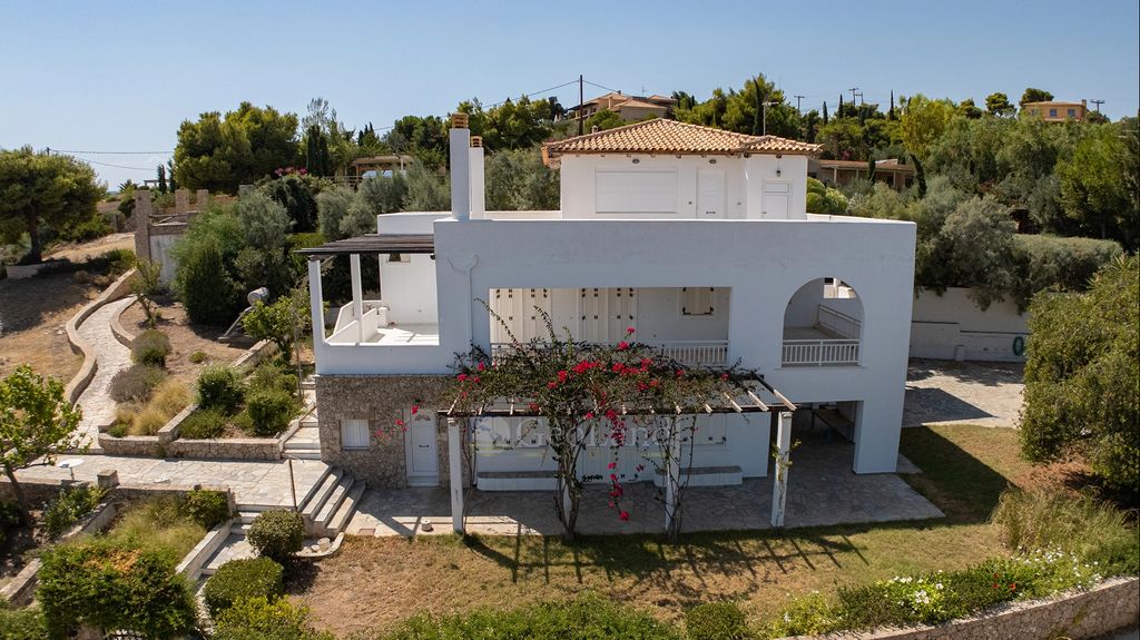 Property photo 2 of 48