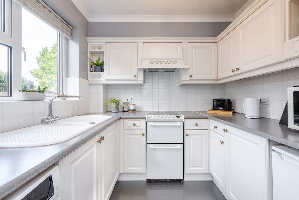 Property photo 3 of 13